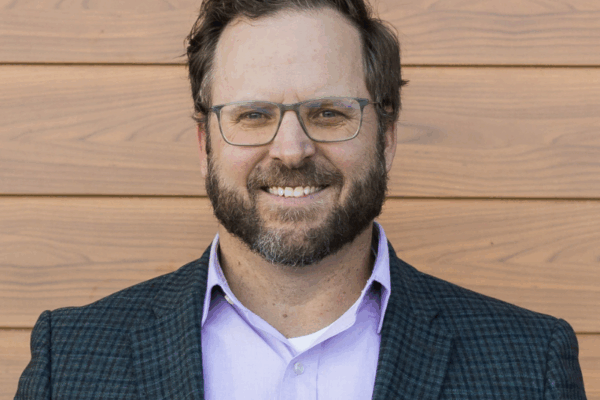 headshot photo of Eric Strauss