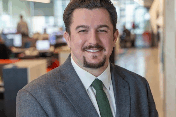 headshot photo of Alexander Straughn