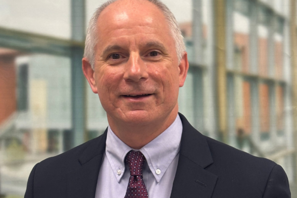 headshot photo of Robert Williams